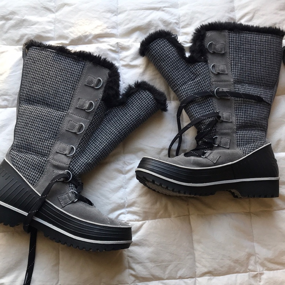 NEW Sorel Tivoli High II Boots